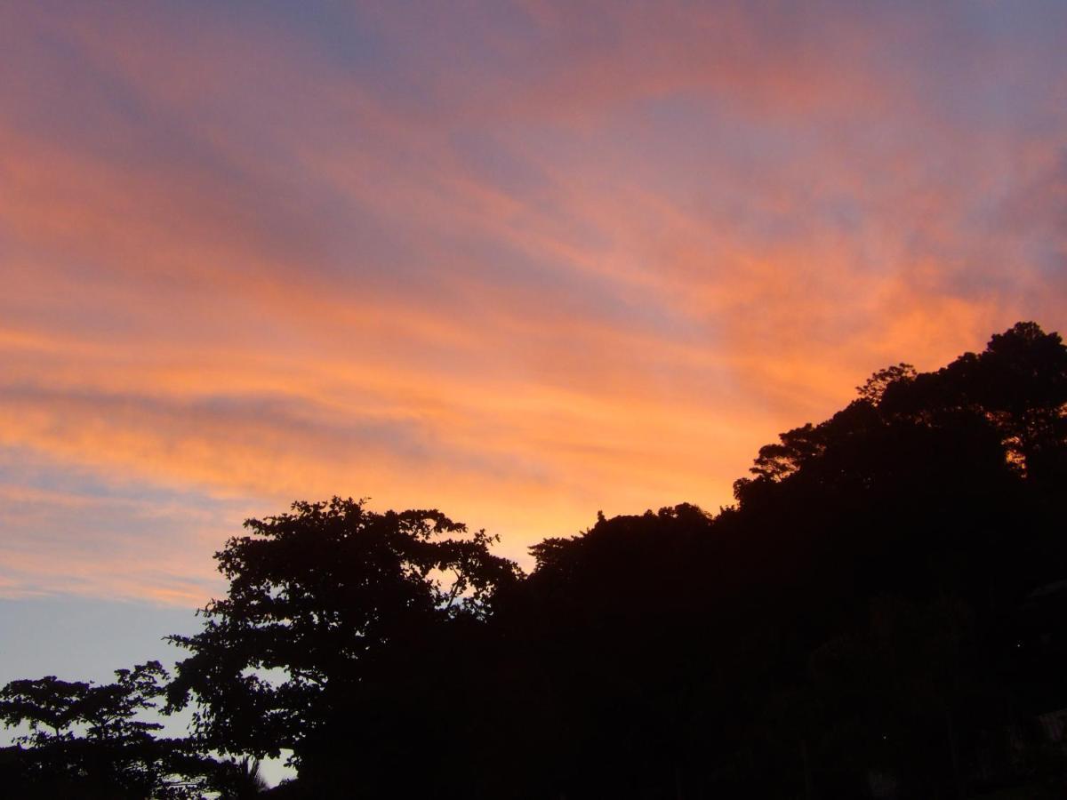 Suite Som Do Mar Da Vermelha Do Centro Ubatuba Ngoại thất bức ảnh